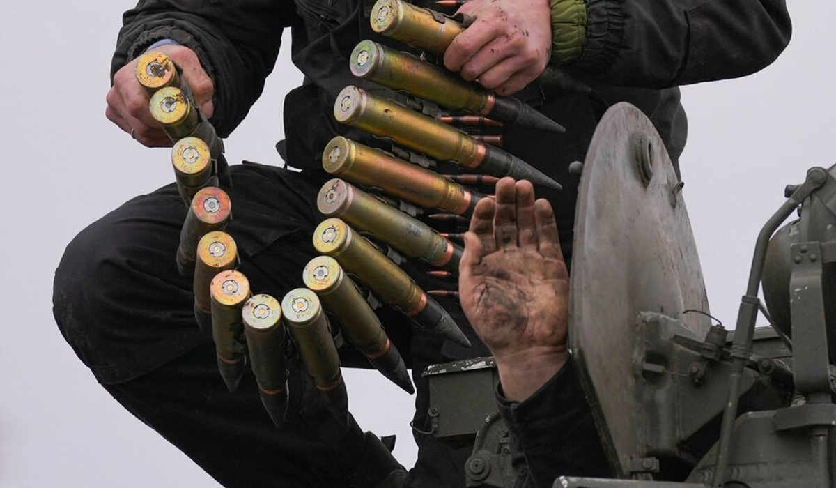 U.S. speeds licensing for gun, ammunition shipments to Ukraine